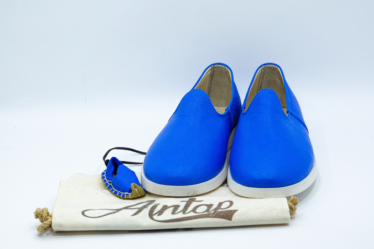 Eva Taban Mavi Unisex Yemeni