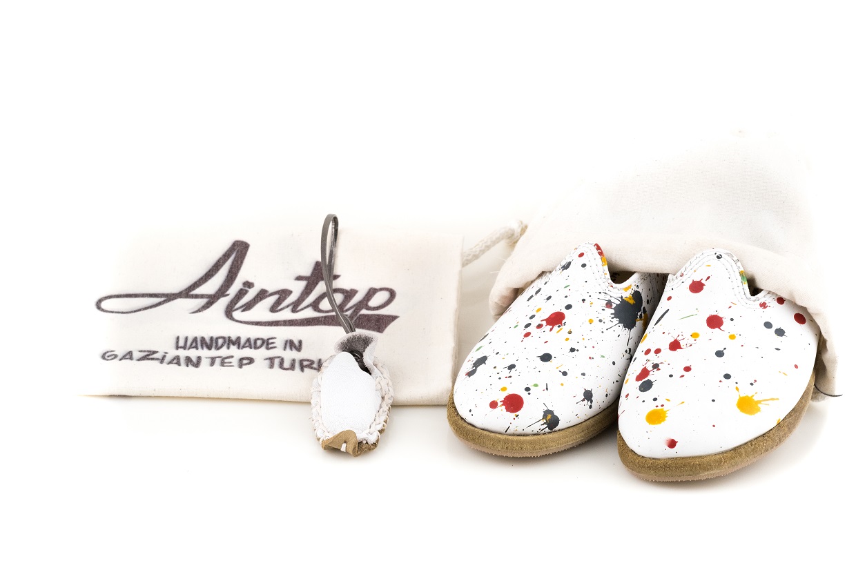 Püskürtme Boyalı Beyaz Çocuk Yemeni