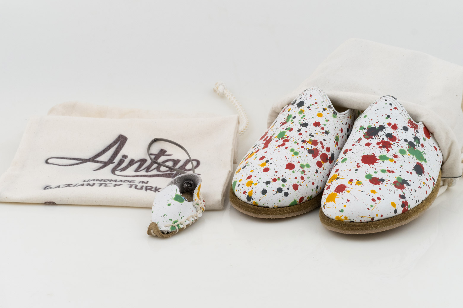 %100 Hakiki Deri Püskürtme Boyalı Beyaz Bayan Klasik Yemeni