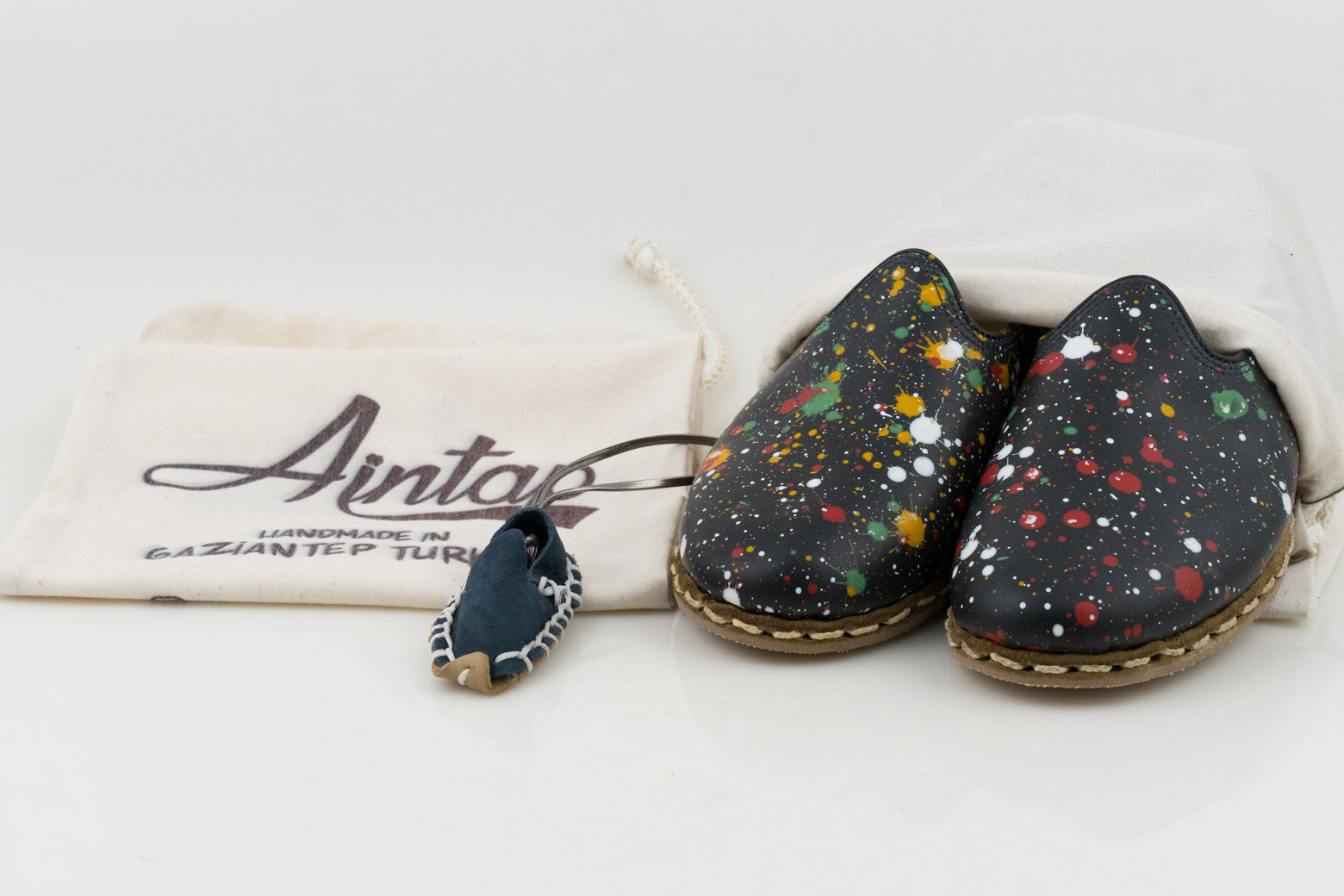 %100 Hakiki Deri Püskürtme Boyalı Siyah Bayan Spor Yemeni